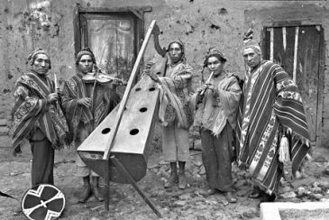 Grupo folklórico peruano Ayacucho , 1940 M Chambí