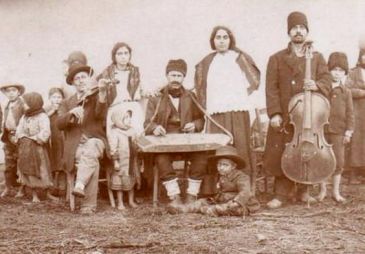 Músicos cíngaros ambulantes ( Transilvania, 1913 )
