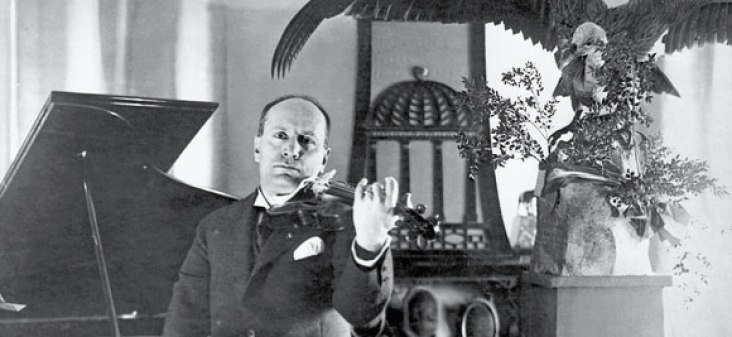 Mussolini, Violinista.1925